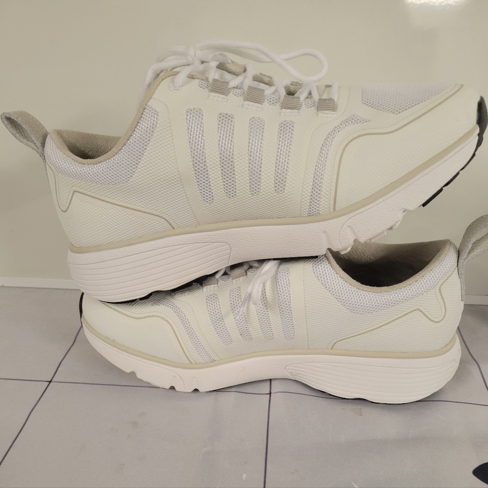 NEW Doctor Comfort Ladies White Walking Shoes Soft Suede Lining Size 11 Womens